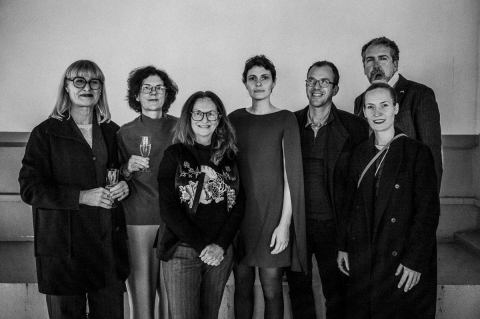DGPh 4Ward | EMERGING PHOTOGRAPHER AWARD. (Simone Klein, Ute Noll, Celina Lunsford, Mika Sperling, Sebastian Lux, Dr. Sophie Charlotte Opitz and Thomas Gerwers, v.l.n.r.) Leica Galerie in Paris. Preisverleihung. © Ruediger Glatz