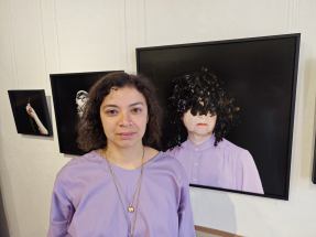 Young Professional Vanessa Nicette kam am ersten Tag farbgleich zur Arbeit von NIna Röder