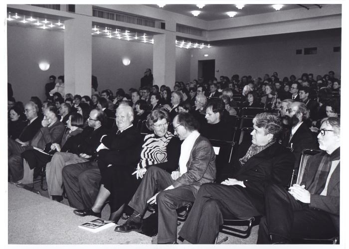 Kulturpreisverleihung 1994, v.r.n.l.: Janos Frecot, Manfred Heiting, Dr. Enno Kaufhold, Christiane Gehner, Dr. Karl Steinorth, Dr. Hubertus von Amelunxen, Frau Starl, Timm Starl, Dr. Hans Friderichs, Christine Frisinghelli